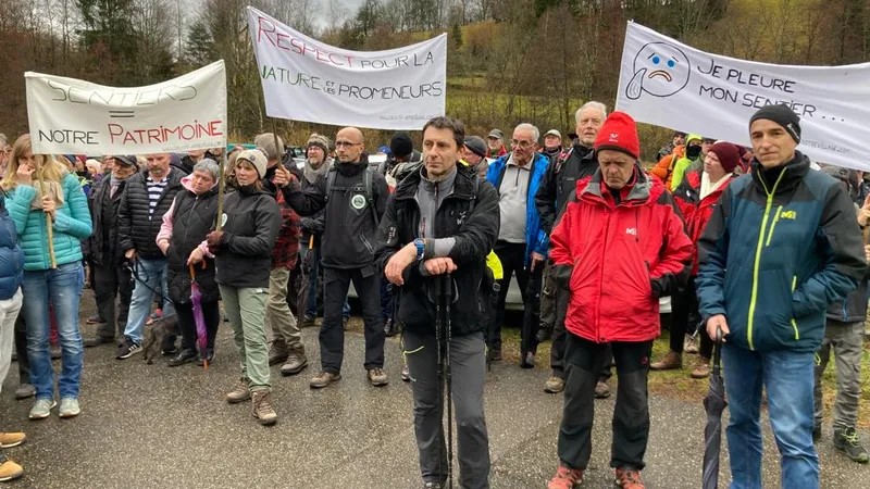 Des centaines de randonneurs mobilisés dans les Vosges